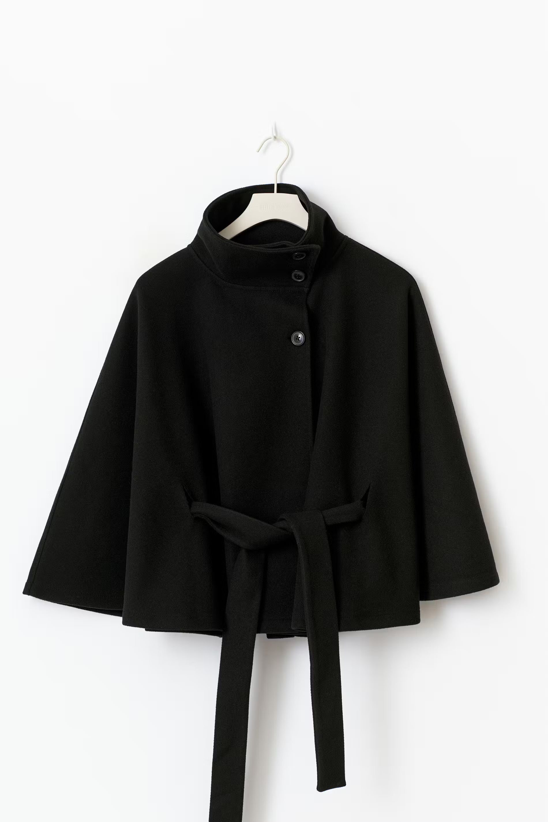 Belt cape jacket