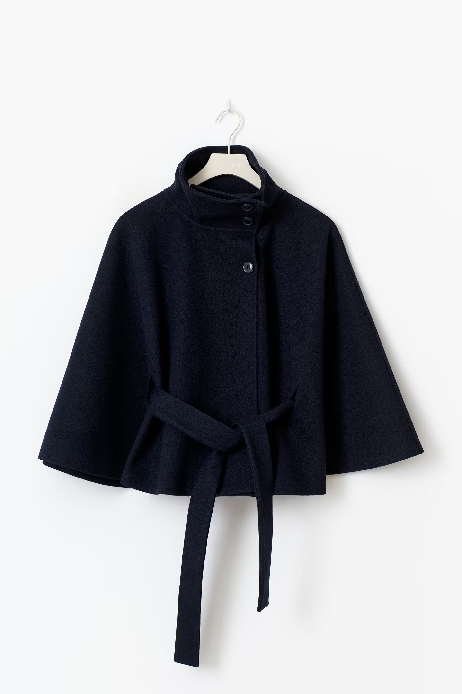 Belt cape jacket